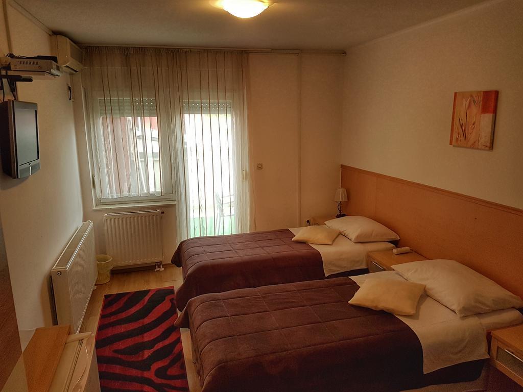 Hotel Smjestaj Natalija Osijek Exterior foto